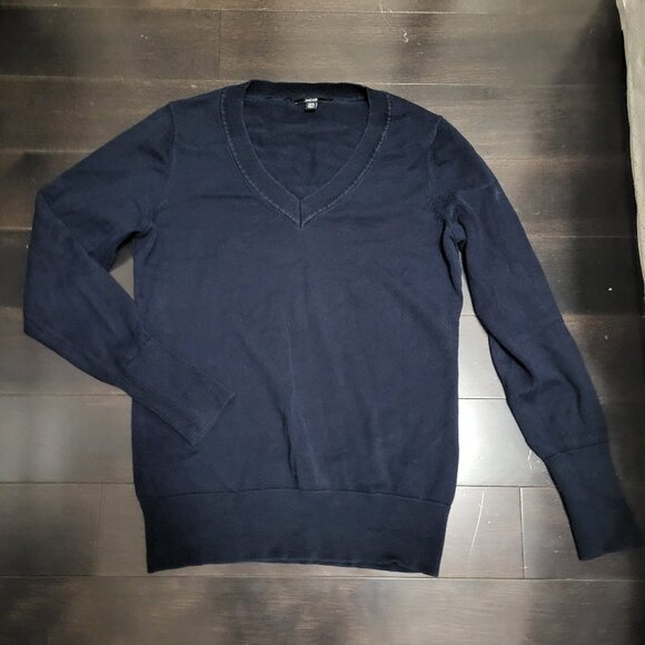 V-neck Sweatshirt - Picture 1 of 3